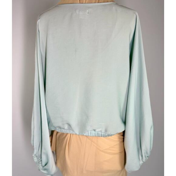 Silence and Noise Dolman sleeve cropped seafoam polyester top - Picture 6 of 6